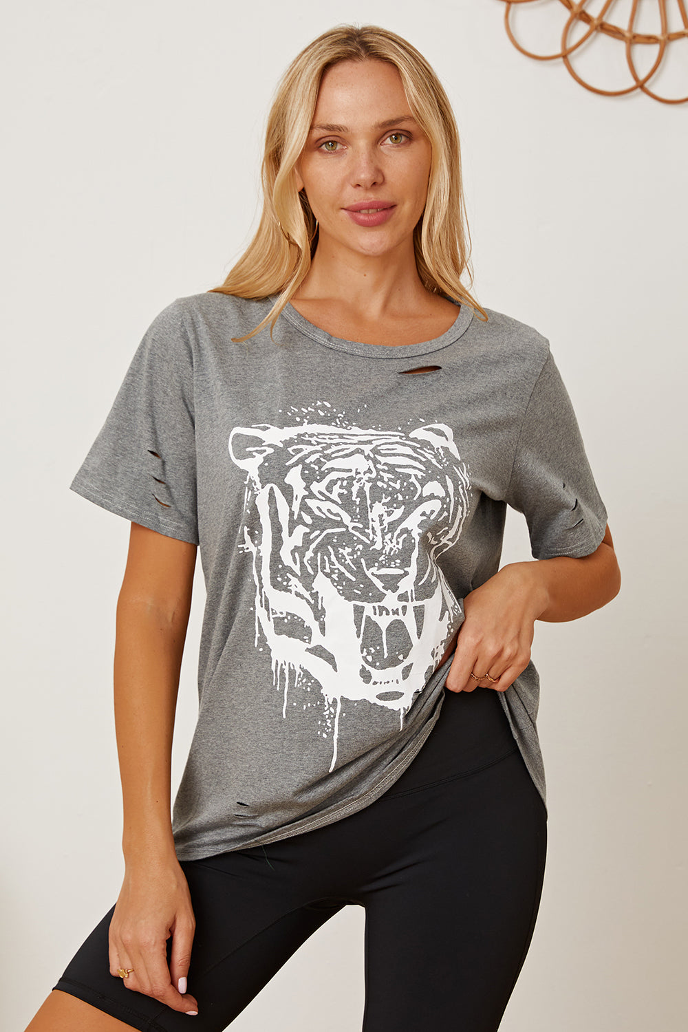 Distressed Tiger Graphic Short Sleeve T-Shirt