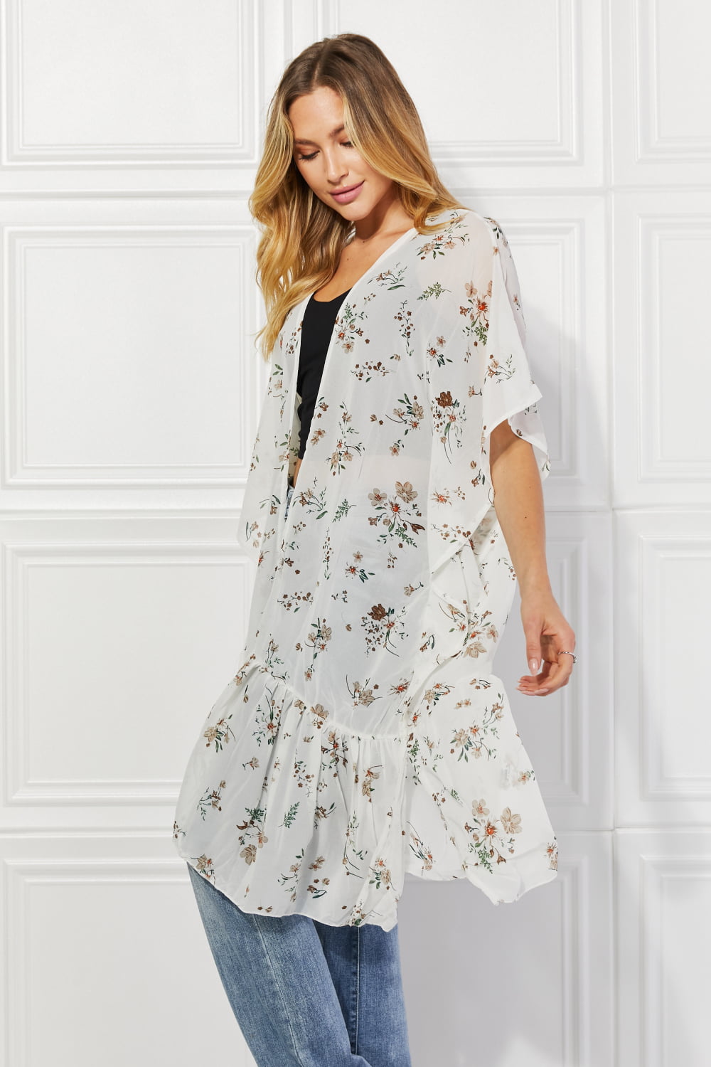 Justin Taylor Meadow of Daisies Floral Kimono